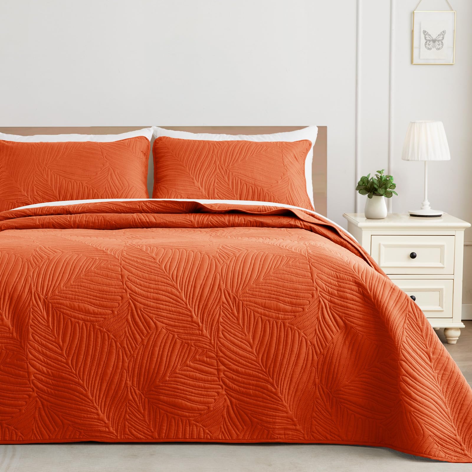 Exclusivo Mezcla King Size Quilt Bedding Set, Lightweight Burnt Orange Quilts King Size For All Seasons, Soft Microfiber Bedspre